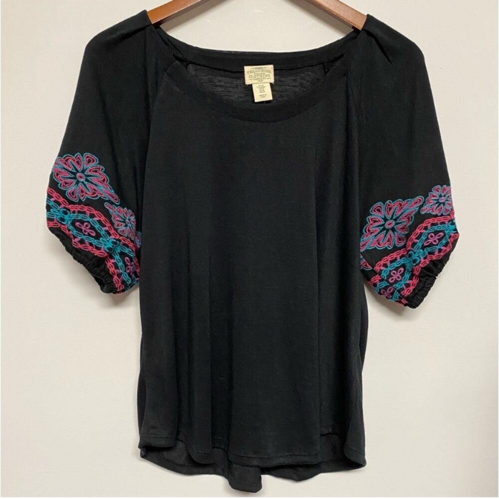 Floral Embroidered Puff Sleeve Blouse Top 
Telluride Clothing Medium